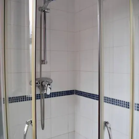 4 Bedroom House In Апартаменты Дублин