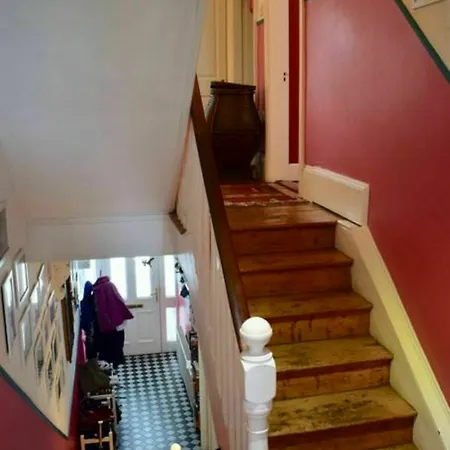 4 Bedroom House In Апартаменты