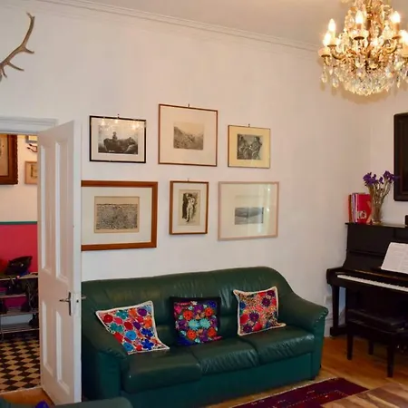 Apartment 4 Bedroom House In Dublin
